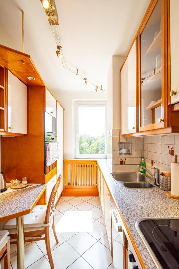 Apartment Rated - Ac, Wifi, 24h7days Self Check-in, Board Games, Netflix Wien