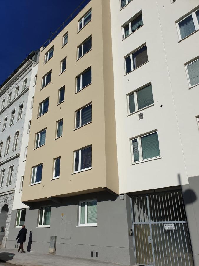 Apartment Rated - Ac, Wifi, 24h7days Self Check-in, Board Games, Netflix Wien