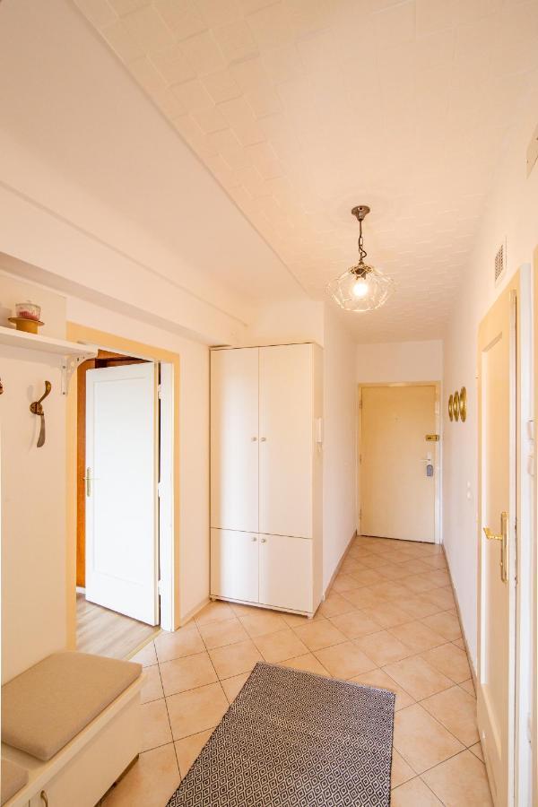 Appartement Rated - Ac, Wifi, 24h7days Self Check-in, Board Games, Netflix *
